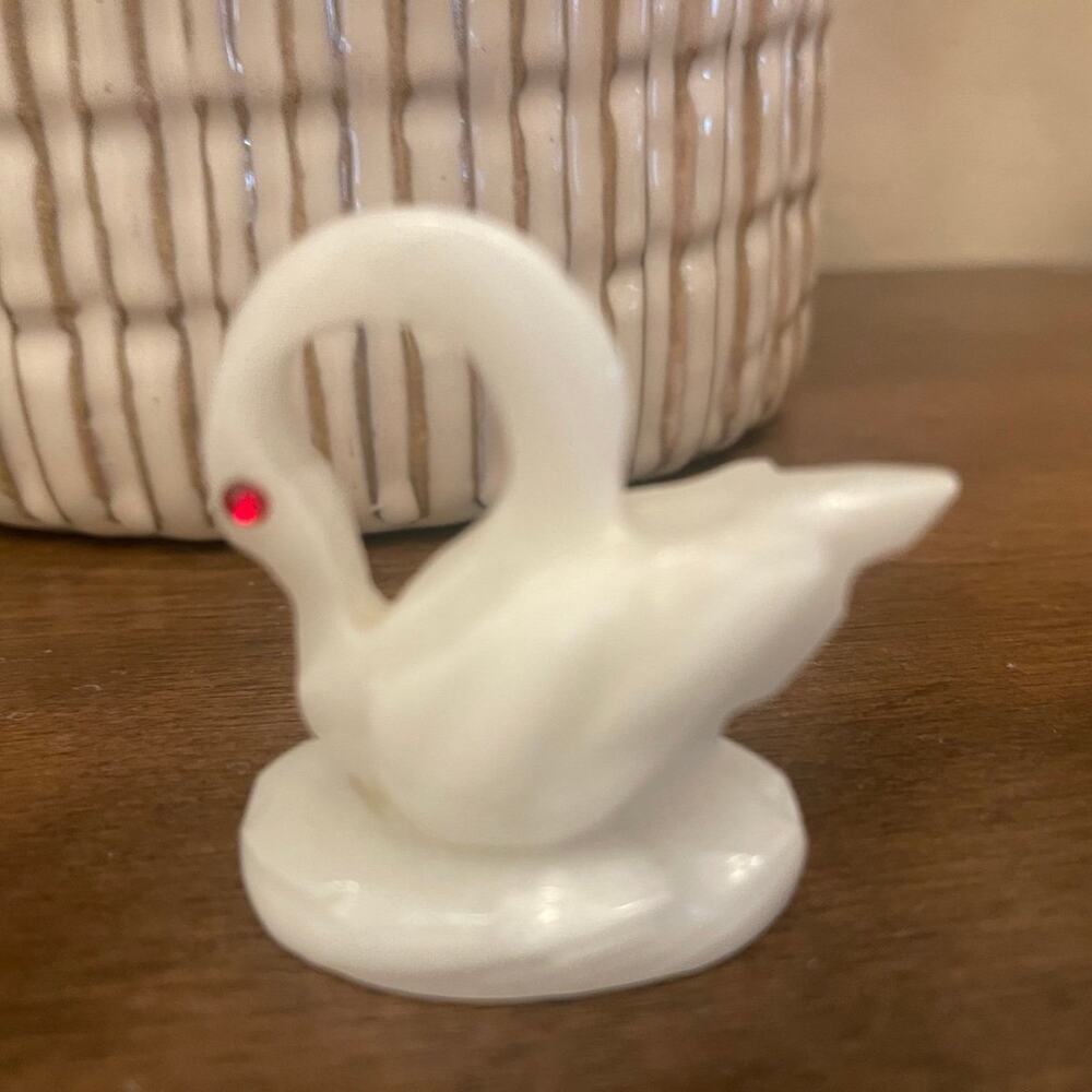 Figurine carved stone swan 2"